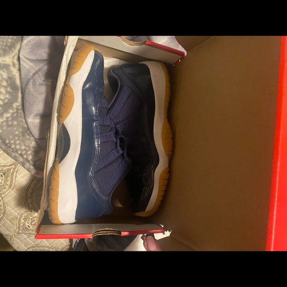 COPY - Jordan retro 11 Low top midnight navy Blue Gum - Picture 4 of 6